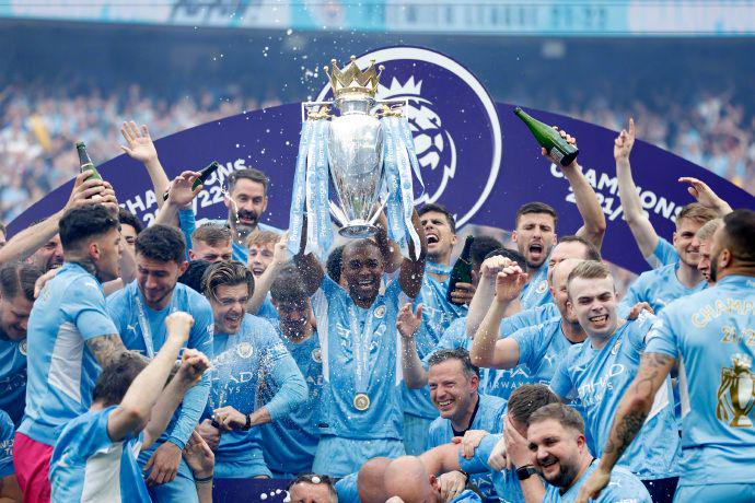 英媒：一名苏格兰球员膝盖受伤等待救护车近10小时，政府道歉（英媒：苏格兰一球员膝伤等待救护车近10小时，政府致歉）