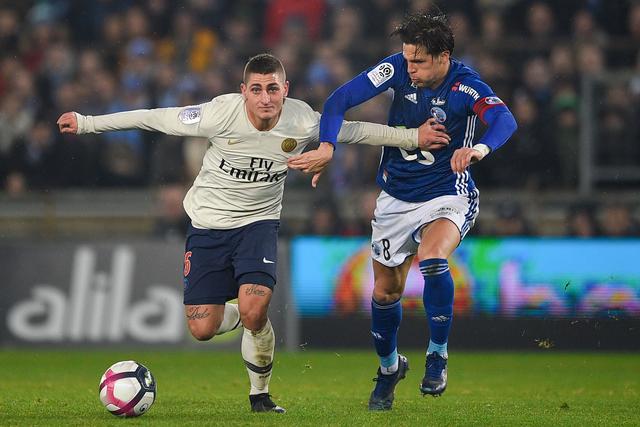 失去双腿的他，每一步都跑出了“不认命”的劲儿！（失去双腿后，他用每一步跑出不向命运低头的力量！）