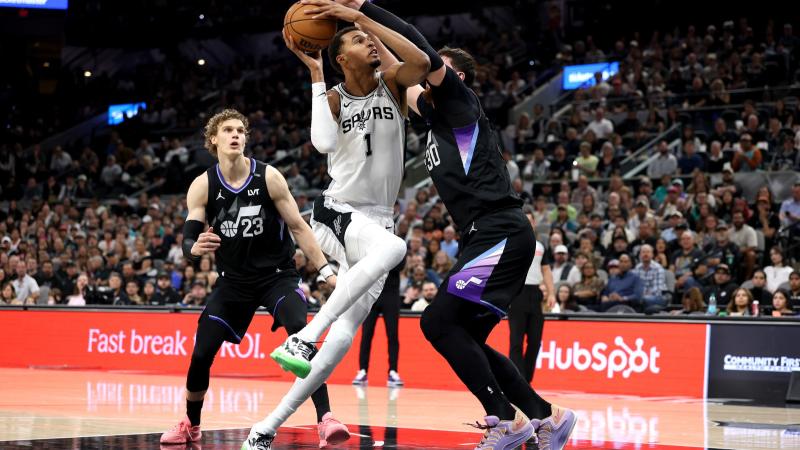 大四喜：姆巴佩vs奥林匹亚科斯个人集锦（姆巴佩四球秀：对阵奥林匹亚科斯个人高光集锦）