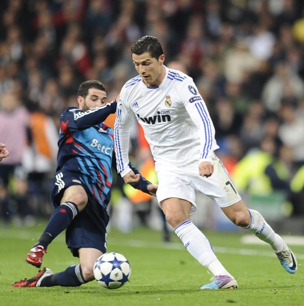 挪威后卫：中场休息时哈兰德让我们多传中，最后奏效了（挪威后卫：中场哈兰德建议多传中，最终奏效）