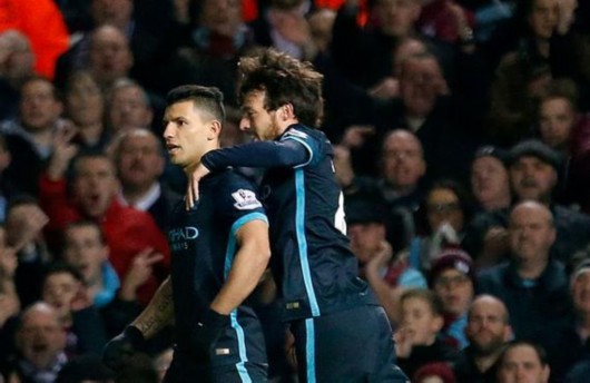 与4结缘，多特5轮欧冠联赛有4轮打入4球，剩下1轮被曼城进4球（多特欧冠五战皆绕4：四场各入4球，另一场被曼城灌4球）