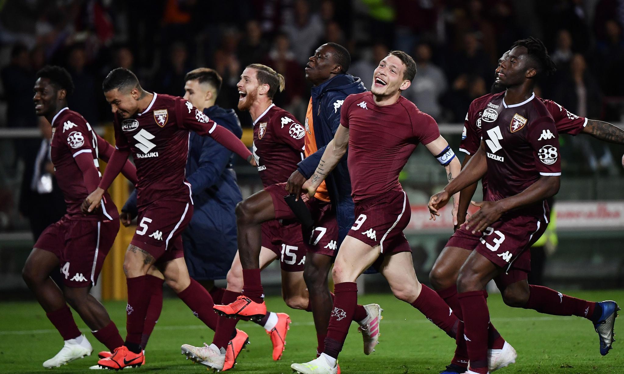 邮报：爱尔兰U19女足比赛前，现场却误放了英国国歌（邮报：爱尔兰U19女足赛前现场误播英国国歌）