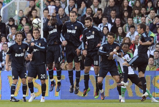 莫雷托：米兰在关注洛伦佐-卢卡，还被推荐了菲尔克鲁格（莫雷托：米兰考察洛伦佐-卢卡，同时收到菲尔克鲁格的推荐）