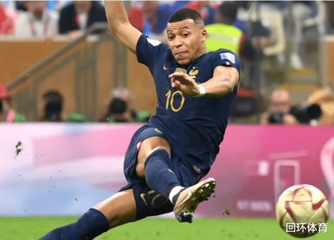 带大力神杯亮相，斯卡洛尼：上届决赛令人难忘，我们会再努力（手捧大力神杯亮相，斯卡洛尼：上届决赛难忘，我们会继续努力）